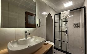 Kadim Hotel